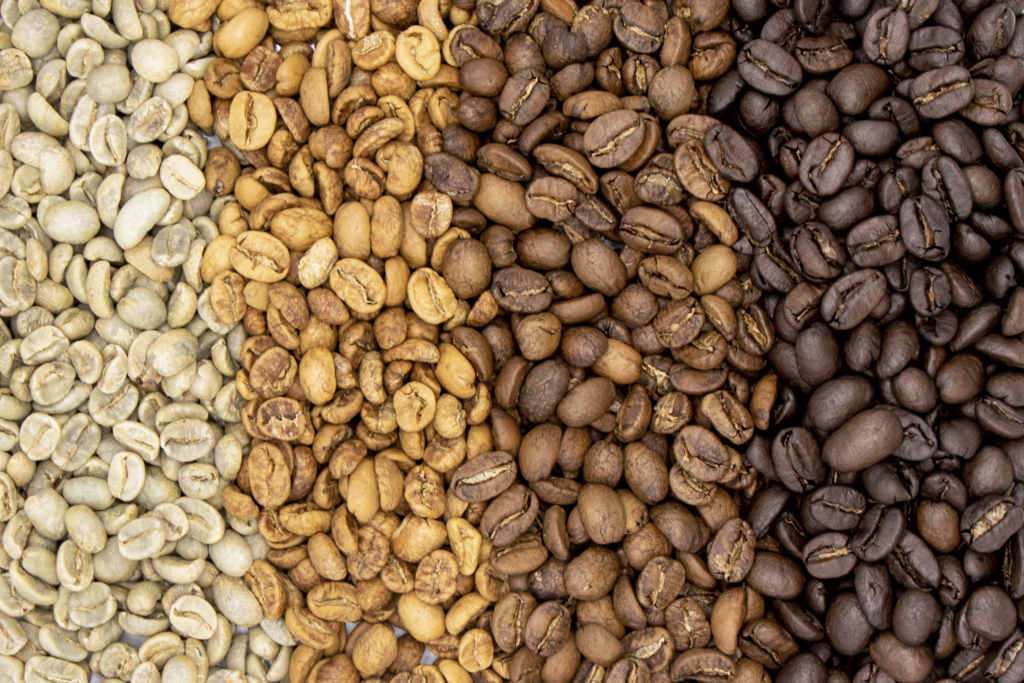 آیا مخلوط کردن قهوه تیره و متوسط ​​روست درست است؟