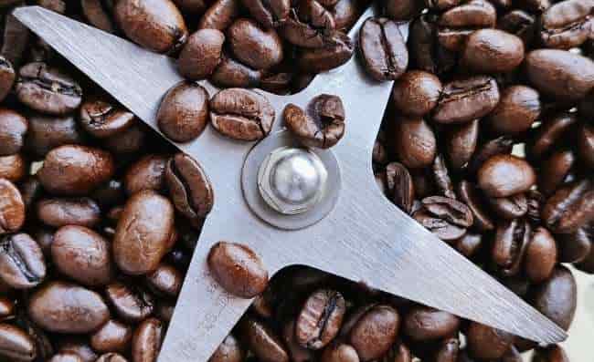آسیاب قهوه در مقابل مخلوط کن